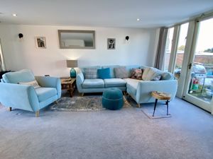 Lounge- click for photo gallery